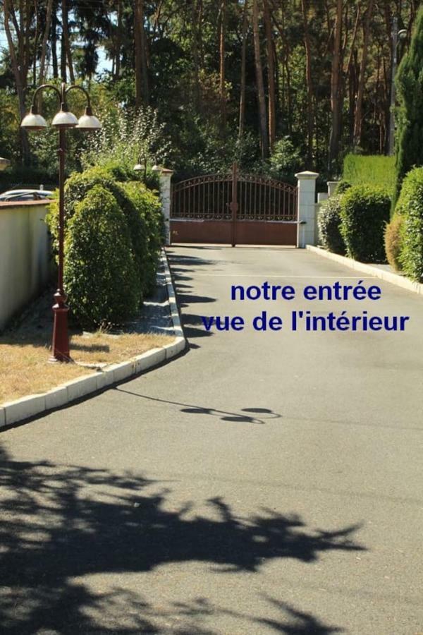 Contres Logement Entre Chambord Et Le Zoo De Beauvalアパートメント エクステリア 写真